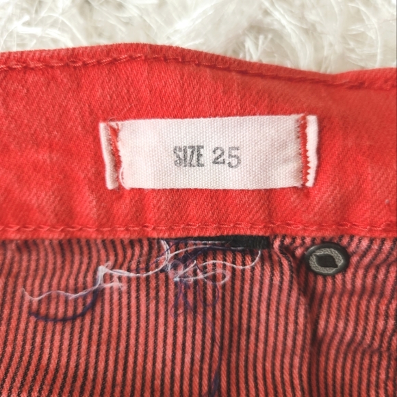 MADEWELL Low-Rise Red Denim Shorts, Size 25 - Picture 6 of 8